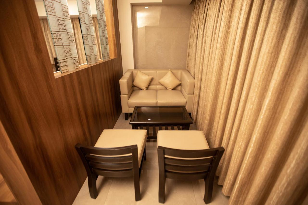 Hotel Naaz Executive Bombay Esterno foto