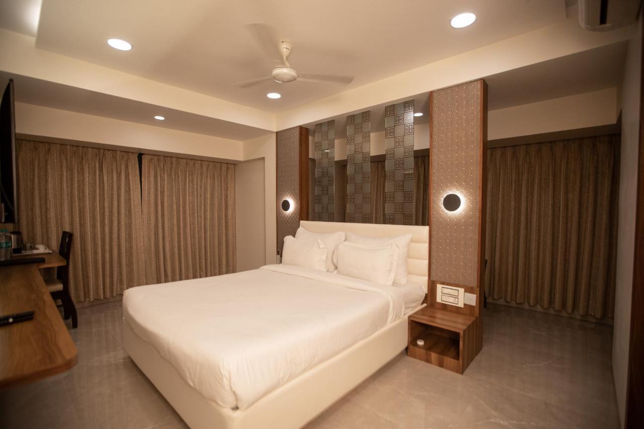 Hotel Naaz Executive Bombay Esterno foto