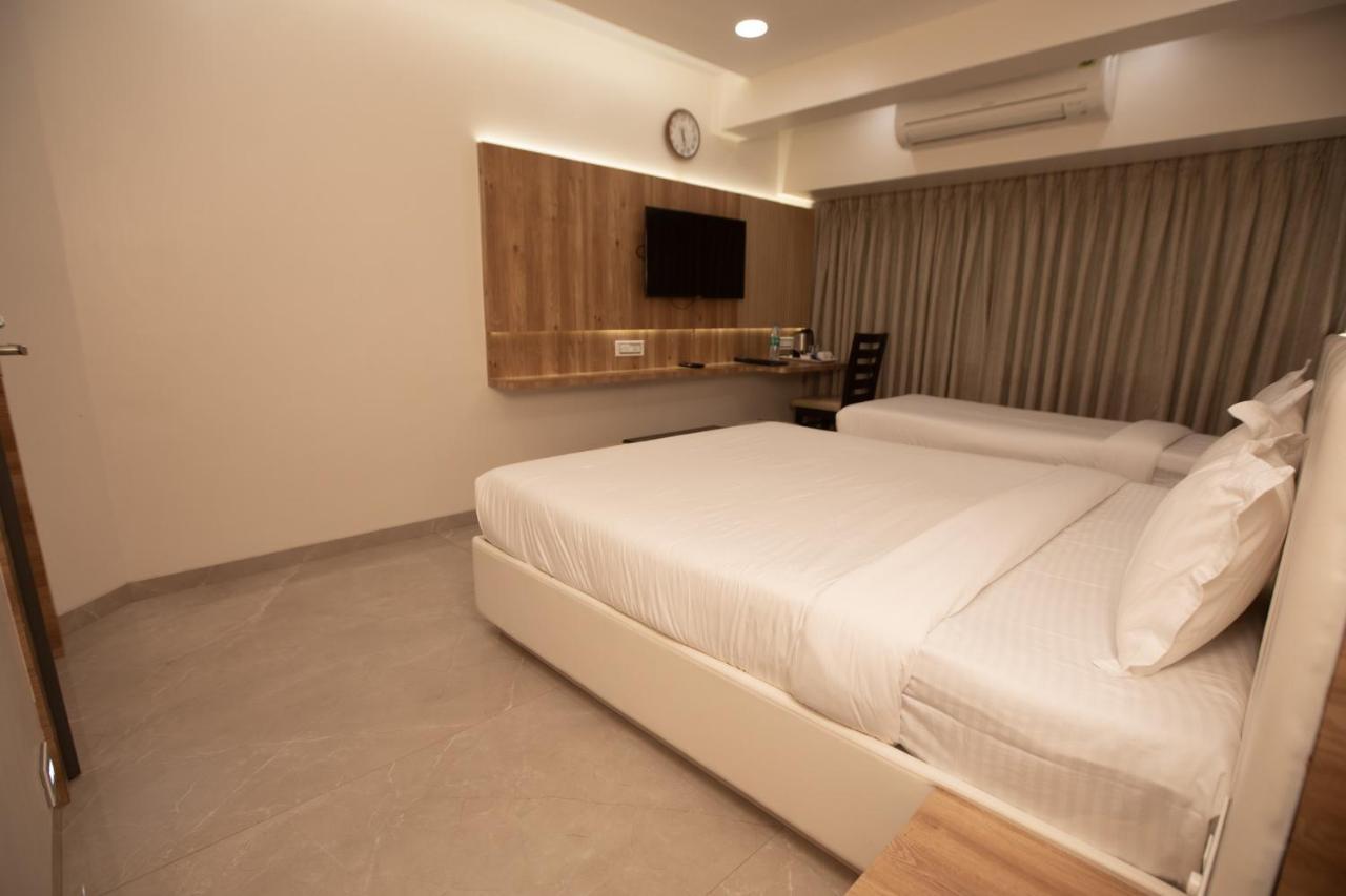 Hotel Naaz Executive Bombay Esterno foto