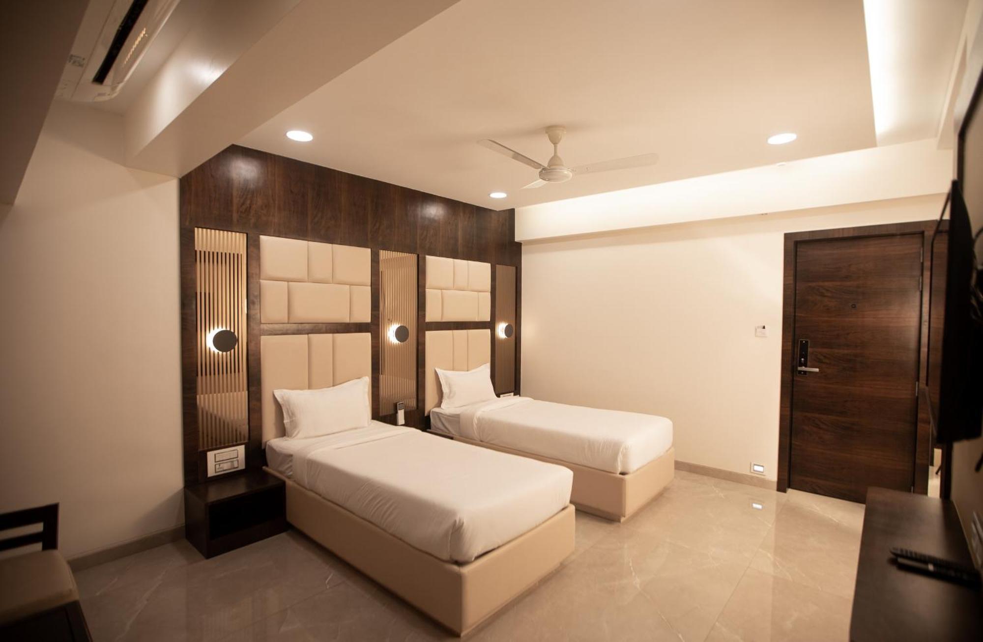 Hotel Naaz Executive Bombay Esterno foto