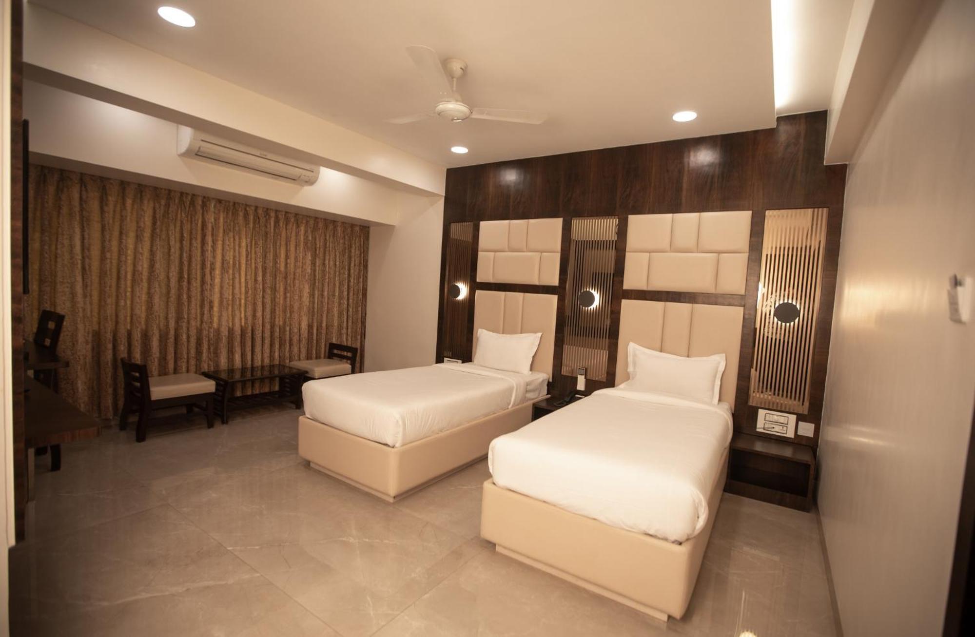 Hotel Naaz Executive Bombay Esterno foto