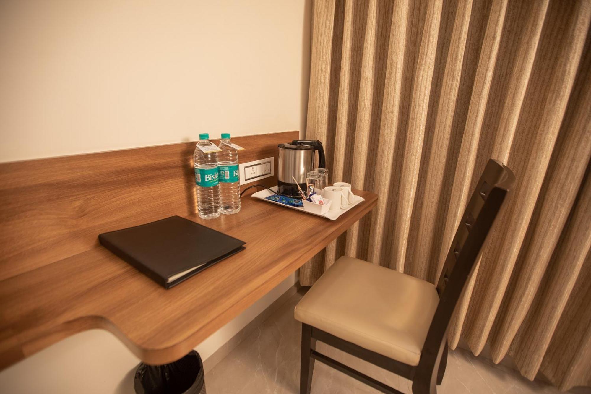 Hotel Naaz Executive Bombay Esterno foto